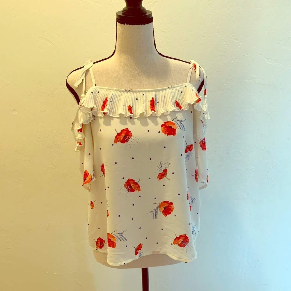 Cold shoulder summer top